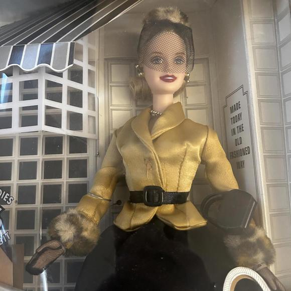 Mattel ILeft My Heart In San Fransico See’s Candies Barbie Vintage 2001 (NEW) - Picture 4 of 5